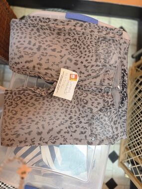 Vintage Vanilla star gray leopard skinny jeans